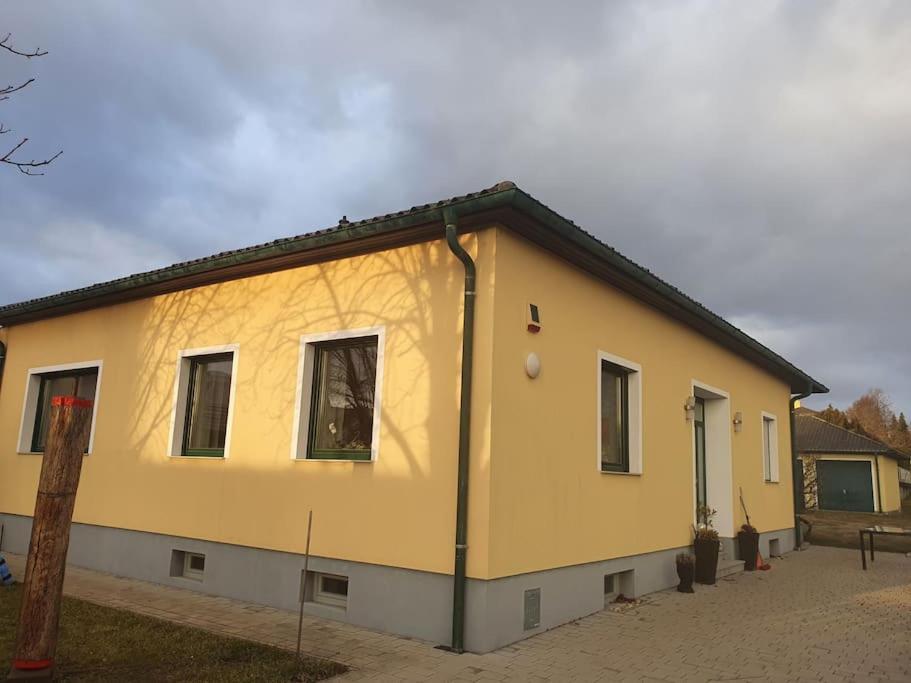 Mareli Neusiedler Stadthaus Neusiedl am See Luaran gambar
