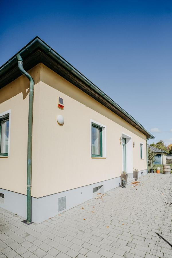 Mareli Neusiedler Stadthaus Neusiedl am See Luaran gambar